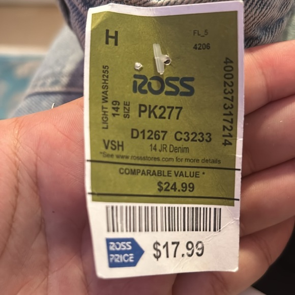 Light Washed Ripped Jeans - Picture 3 of 4